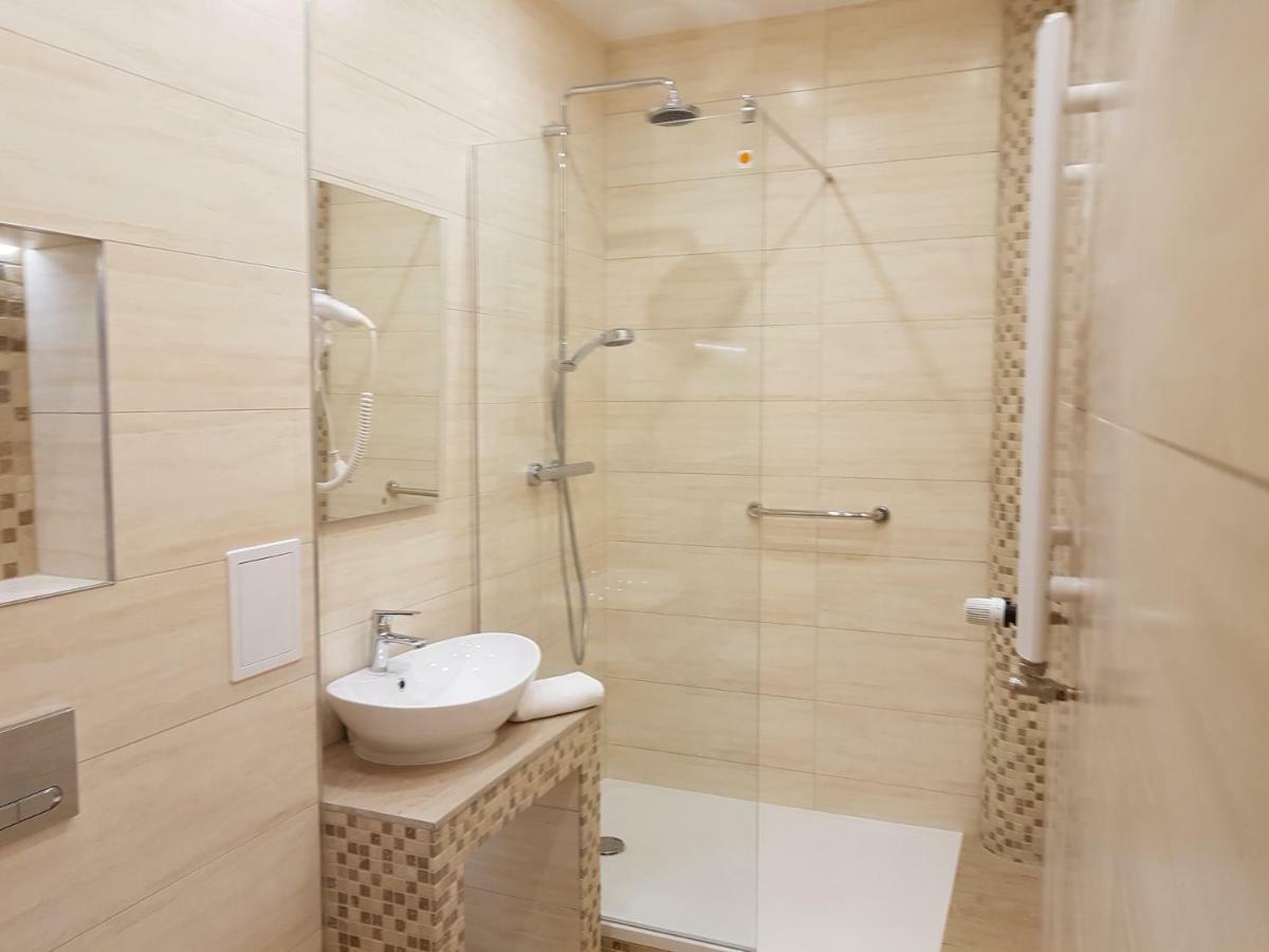 Kaja Apartamenty Legnica Exterior foto